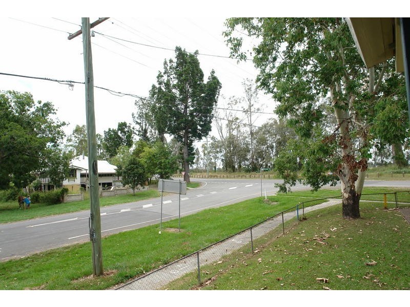 194 Brisbane Tce, Goodna QLD 4300